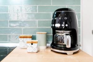 Rolando House, Free Parking