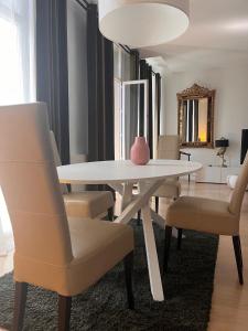 Vigne et mer-Spacieux Appartement Haussmannien-2chambres-Wifi