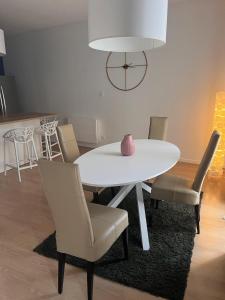 Vigne et mer-Spacieux Appartement Haussmannien-2chambres-Wifi