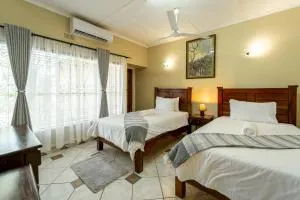 Room in Villa - Zambezi Family Lodge - Buffalo Room - Hwange