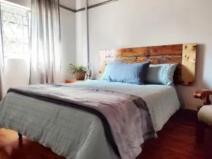 Queen's Accommodation - Adelaide