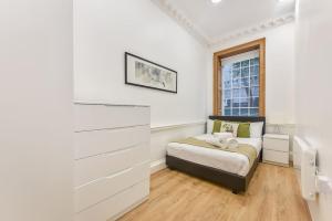2 Bed Piccadilly Apartment 2