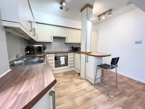 3 Bed Apartment- Central London