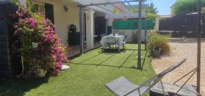 Appartements Villa Climatisee de 2a 10 personnes Piscine privee 3km MER : photos des chambres