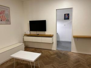 Amplio Studio divisible, zona Movistar Arena y cerca de Palermo, 4 pax