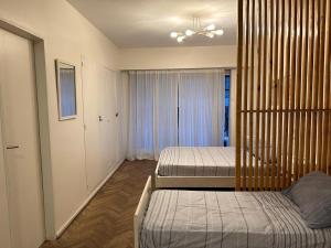 Amplio Studio divisible, zona Movistar Arena y cerca de Palermo, 4 pax