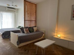 Amplio Studio divisible, zona Movistar Arena y cerca de Palermo, 4 pax