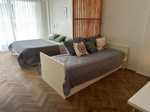 Amplio Studio divisible, zona Movistar Arena y cerca de Palermo, 4 pax