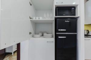 Blueground Vila de Gràcia balcony elev washer BCN-148