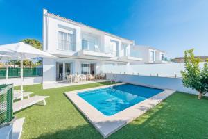 Fantástica Villa del Lago 1 en Alcudia, Mallorca