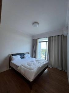 A glamorous five bed rooms aprt