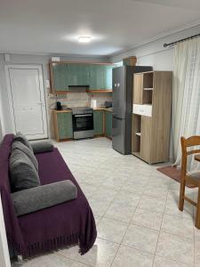 Παραλιακό διαμέρισμα με αυλή