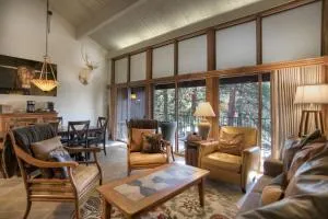 Tamarron Pinecone - 810 - Tacoma