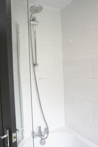 2 BDR House At Caledonia Luxe Stays Short Lets & Serviced Accommodation Bathgate