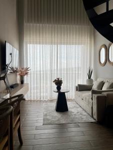 Beautiful! Brand New Apt old town