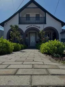 Kerekes Vendégház - Mikepércs