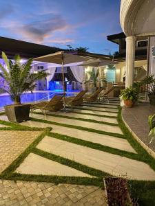 Elle Casa is a modern-European inspired house coc