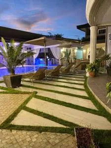 Elle Casa is a modern-European inspired house coc - Calasuche