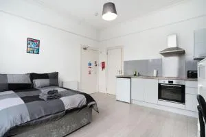 Cosy fully equipped Studio 2, close to University - Balmedie