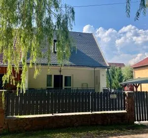 Illa Berek - Ábrahámhegy