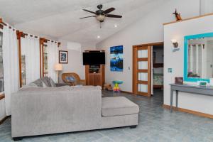 White Sands Cove C02-Ocean View 2 BR by Stay Floreo