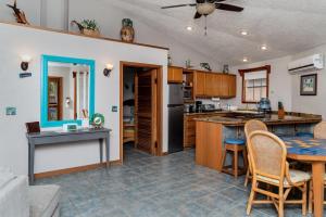 White Sands Cove C02-Ocean View 2 BR by Stay Floreo