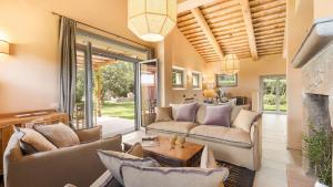 CASALE ANSEDONIA 8&1, Emma Villas