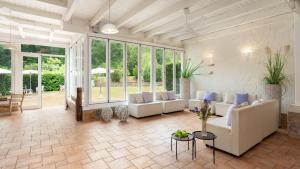 VALLEVERDE 28&2, Emma Villas