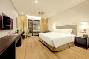 Phòng Deluxe hướng biển giường đôi (Deluxe Double Room with Sea View)