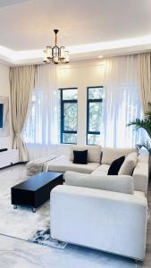 Elegant Lavington 1Bed with Pool, Private Cinema & Garden