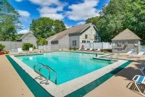 5 Mi to Mashpee Commons Coastal Mashpee Condo - New Seabury