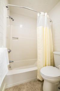 Town & Country Inn & Resort