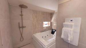 B&B / Chambres d'hotes Chateau le Bouis : photos des chambres