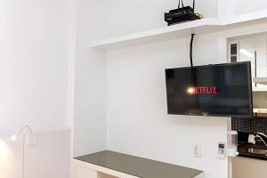 Studio Copacabana c Lavanderia - 500m da Praia e Metro