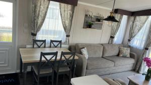 14b Medina Rise Thorness Bay Isle of Wight