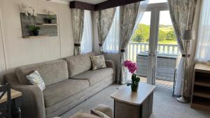 14b Medina Rise Thorness Bay Isle of Wight