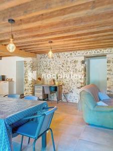 Aux sources de lesquire maison 5 chambres 5 salles de bains , 11 personnes