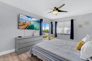Great 1 bedroom 1 bath condo with heated pool