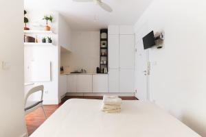 Santos Tiny Studio by Homing