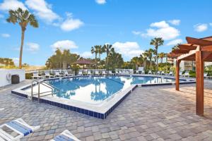 Great 1 bedroom 1 bath condo with heated pool