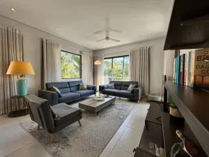 Stunning Soleia Escape with Pool - Petit Raffray