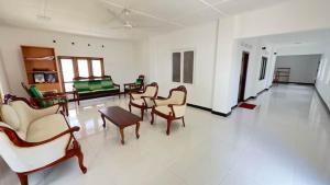 Thuwaraha Holiday Villa