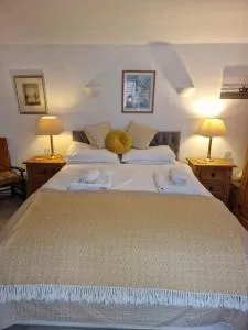 The Old Dairy, comfy 1 bedroom apartment with lounge,bathroom and kitchenette near town, pubs and walks - Ringwood