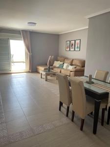 APARTAMENTO ROMANILLA FRENTE AL MAR