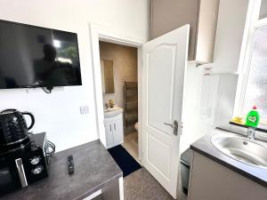 Unique Modern, Private Apartment,15 Mins To Central London