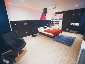 Red Room - Olympe Suites & Spa Lille, Croix, Roubaix