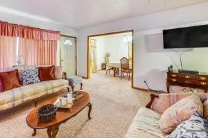 Ottawa Home with Porch, Near Starved Rock State Park - Spring Valley