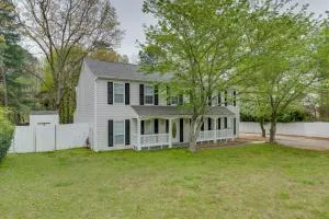 Spacious Norcross Home about 21 Mi to Downtown Atlanta - Warsaw