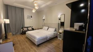 شقة استديو انيقة بجلسة جانبية