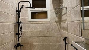 شقة استديو انيقة بجلسة جانبية